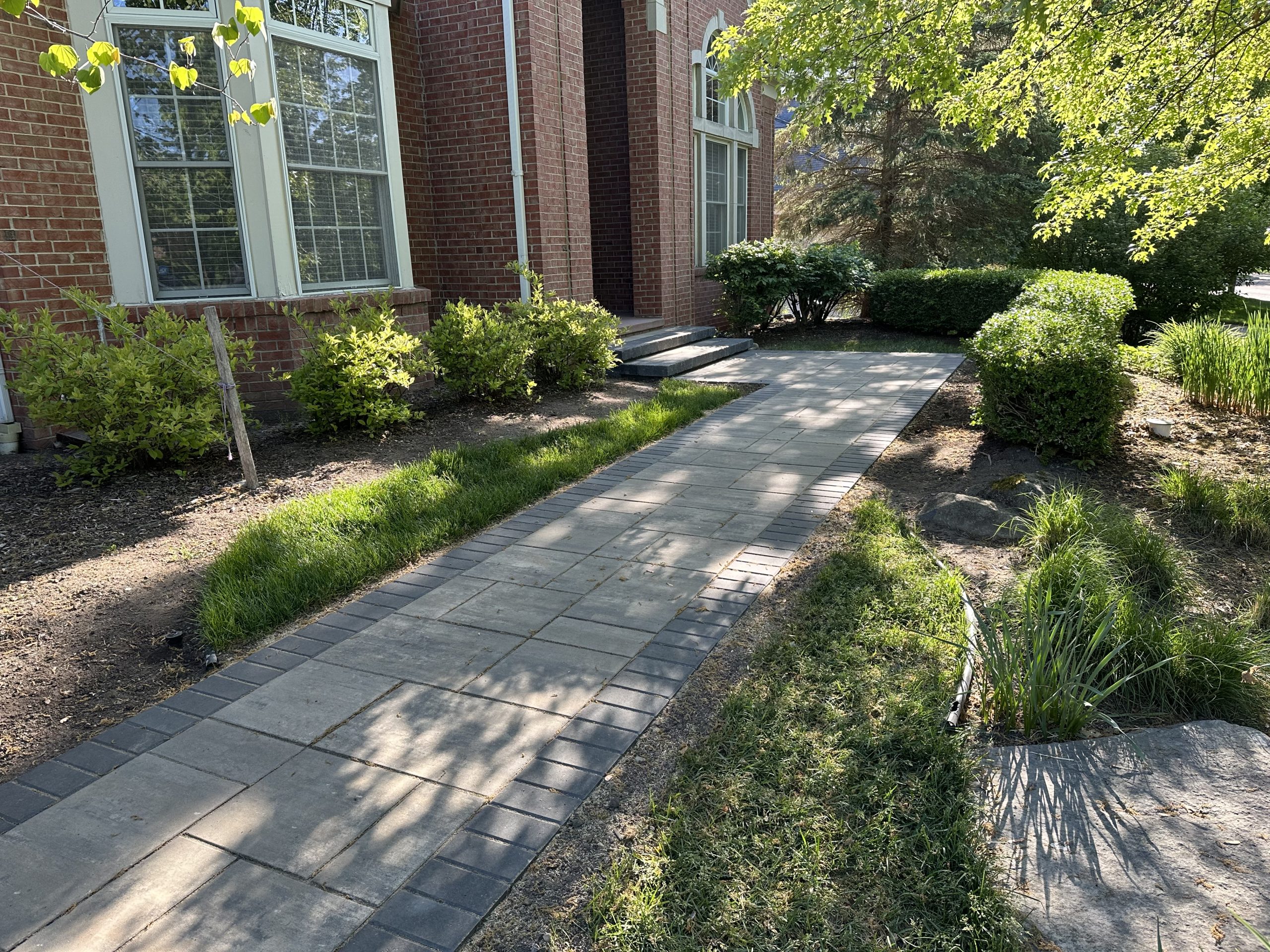 northville front yard walkway
