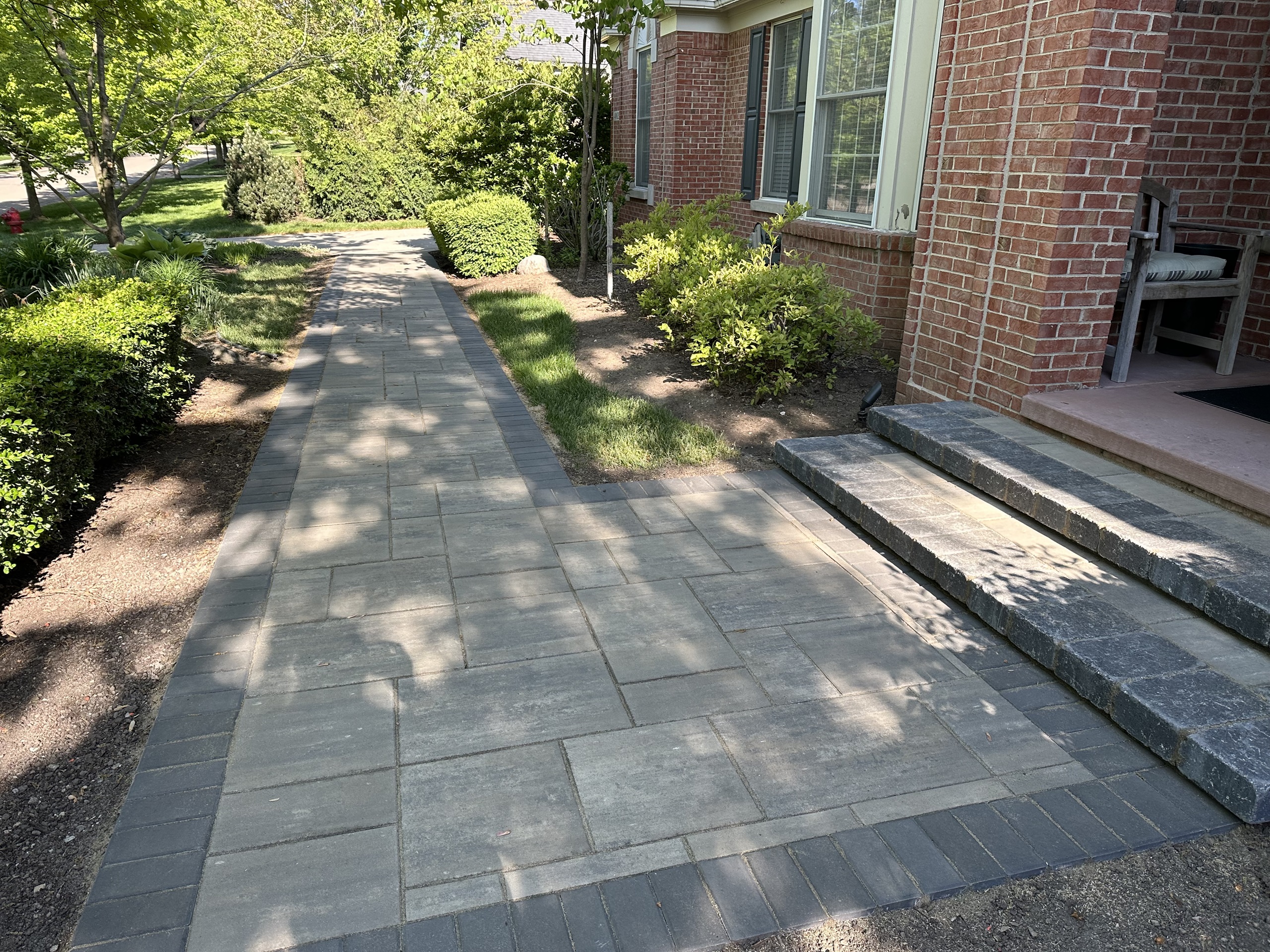northville front yard walkway